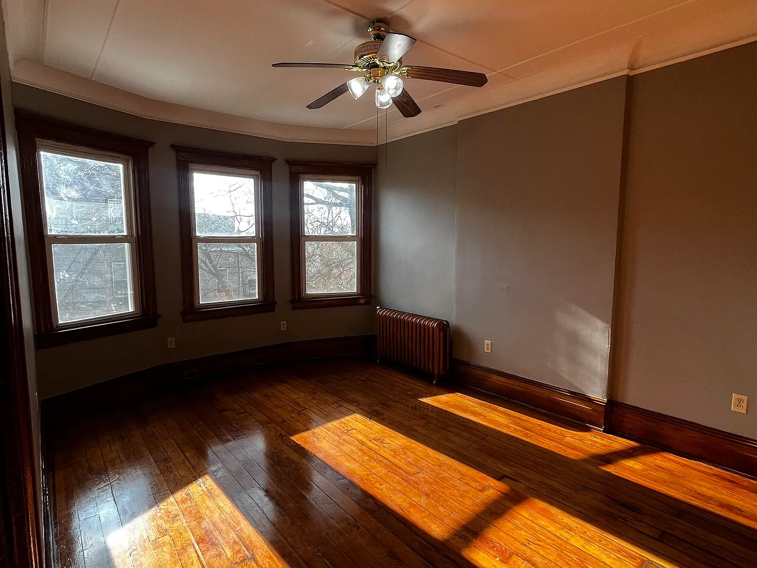 3 bed, 1.0 bath, $2,695 — Photo 2
