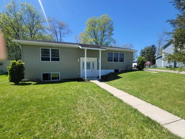 38 Warren St, Sayre, PA 18840