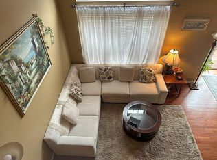 444 Vaughn Cir, Aurora, IL 60502