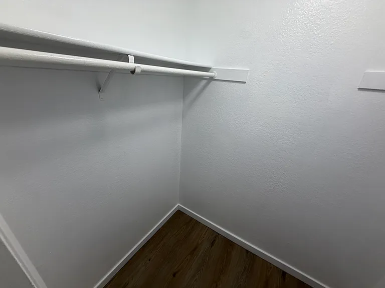Sierra Vista Apartments — Photo 15