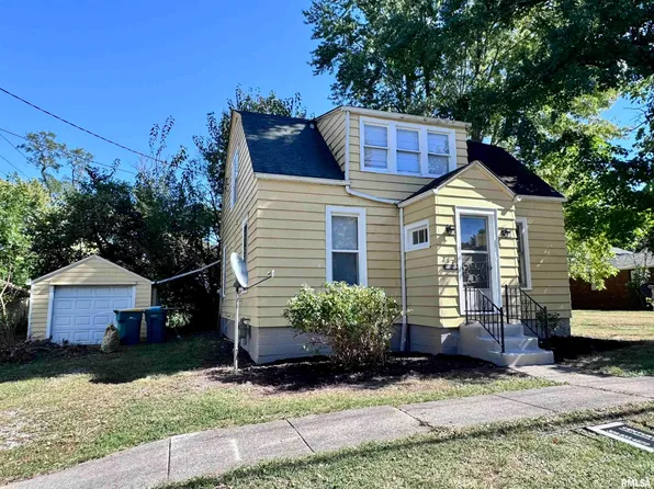 217 N Clay St, Macomb, IL 61455