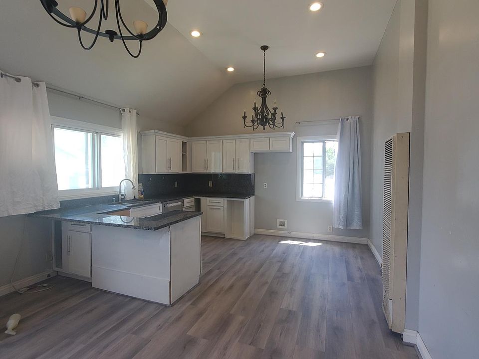 1st image of 655 1/2 W Holt Ave