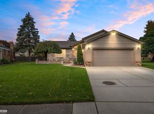 13961 Brookside Dr, Sterling Heights, MI