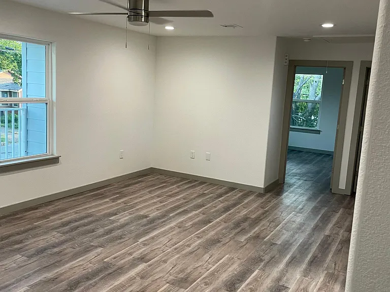 624 Center St #A — Photo 7