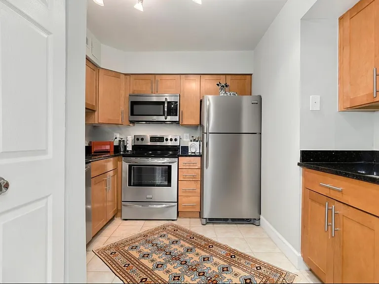 3617 38th St NW #209 — Photo 11