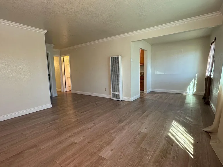 550 Market Pl #1 — Photo 7