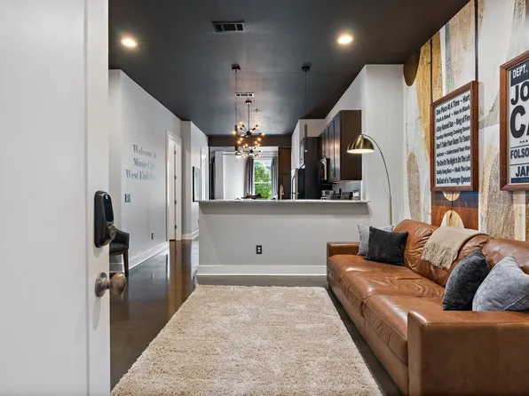 210 30th Ave N #211, Nashville, TN 37203