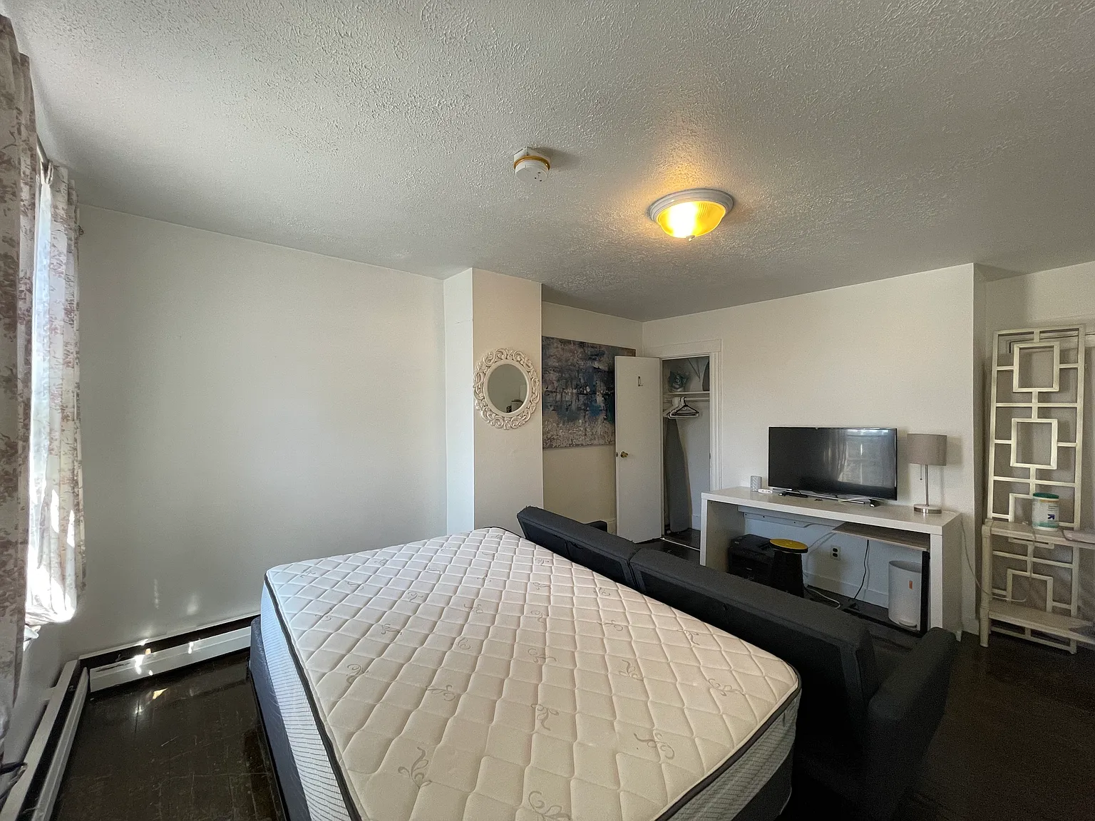 Studio, 450 sqft, $2,600 — Photo 2