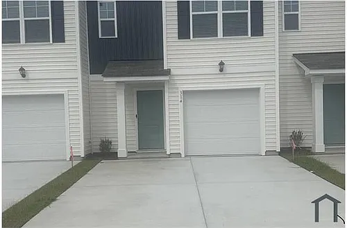314 Honeystone St Photo 1