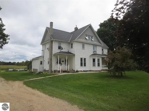 12027 Big Four Rd, Bear Lake, MI 49614