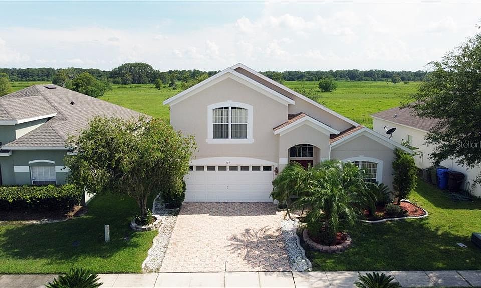 1st image of 727 Hacienda Cir