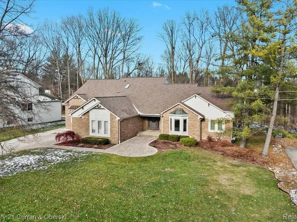 47033 Elmsmere Dr, Northville, MI 48167
