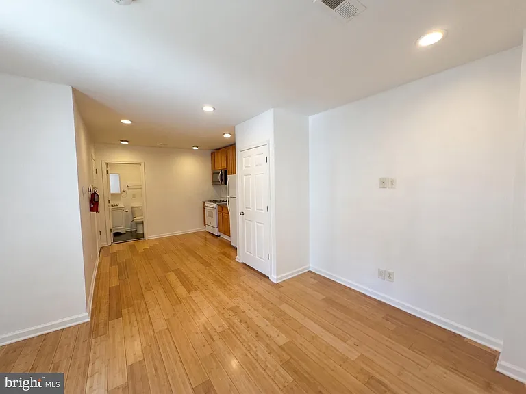 110 N 51st St #3 — Photo 12