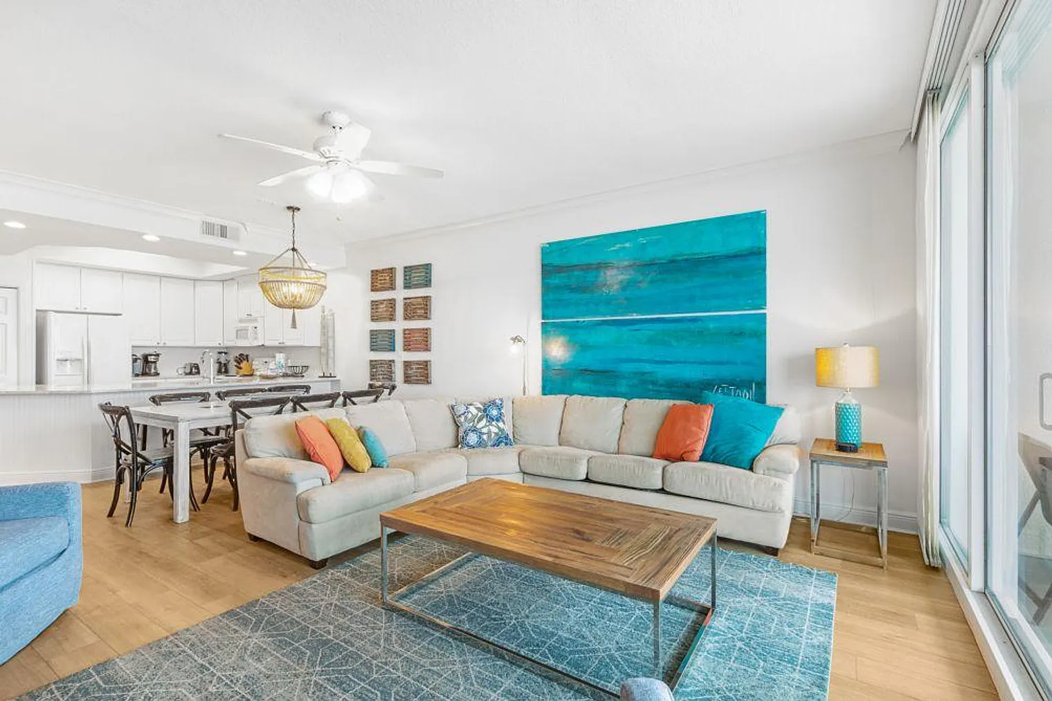 3 bed, 3.0 bath, 1001 sqft, $5,412 — Photo 3