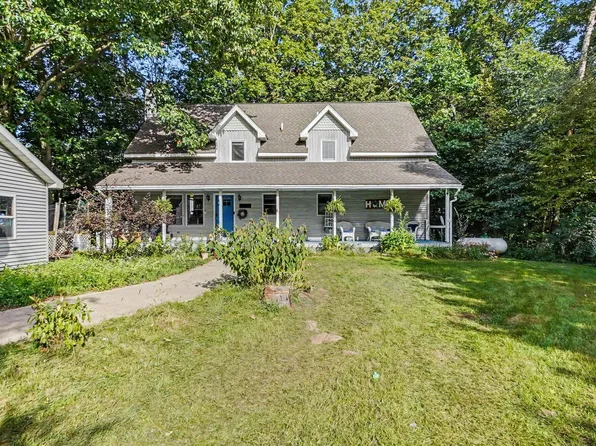 10010 S Osborn Ave, Fremont, MI 49412