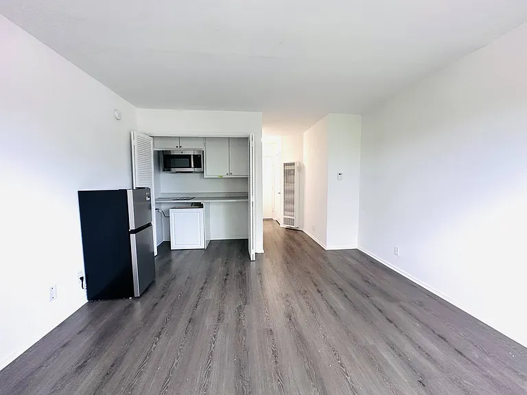 5105 Inglewood Blvd — Photo 5