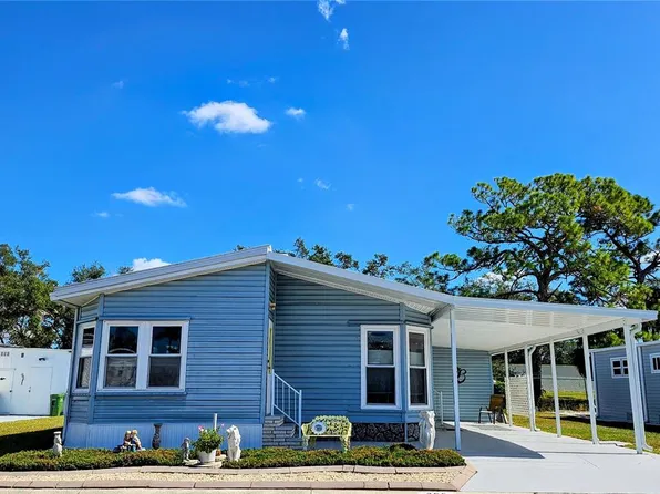 305 Oakwood Blvd E, Sarasota, FL 34237