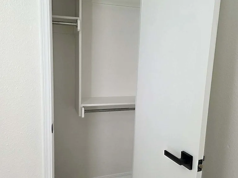 2307 N Lincoln Ave — Photo 20