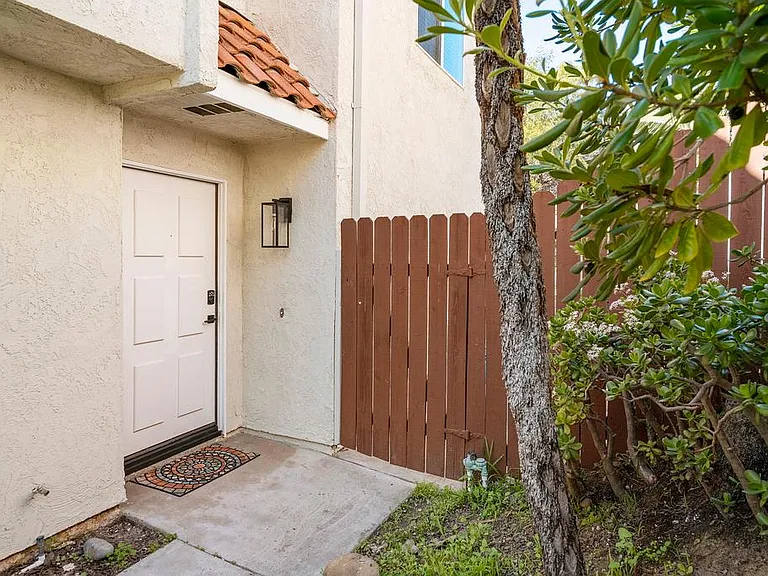 844 Mola Vista Way #844 — Photo 3