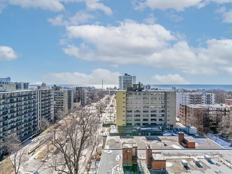 1251 King St W — Photo 23