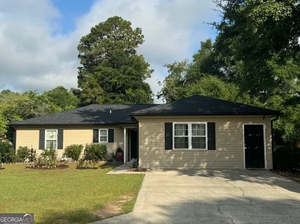 202 Rollingwood Dr, Dublin, GA 31021