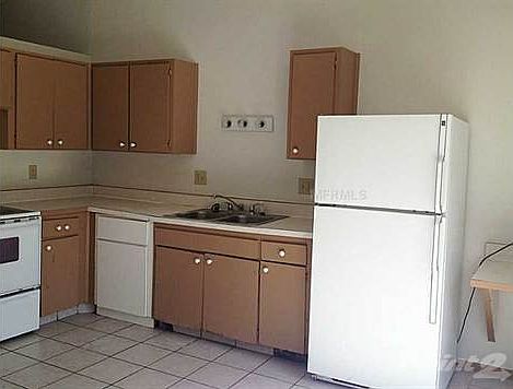 3rd image of 8908 Thousand Oaks Ct