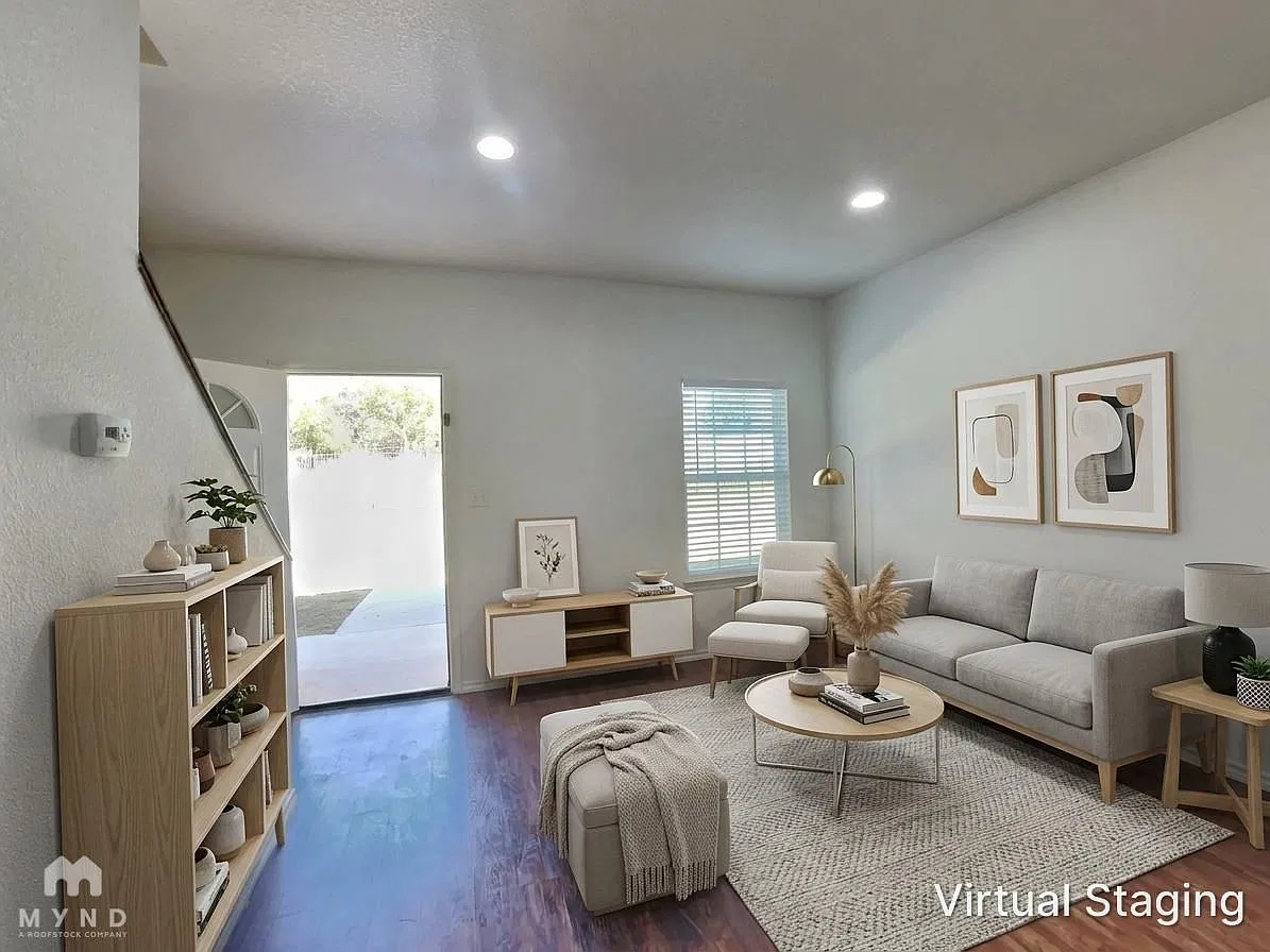 3 bed, 2.5 bath, 1604 sqft, $1,699 — Photo 2
