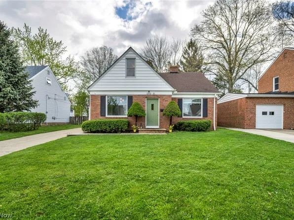 1371 Cranover Rd, Lyndhurst, OH 44124