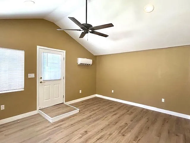414 Myrtle Ave — Photo 6