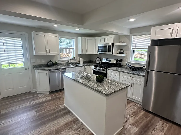 2062 Elmbrook Ln — Photo 12