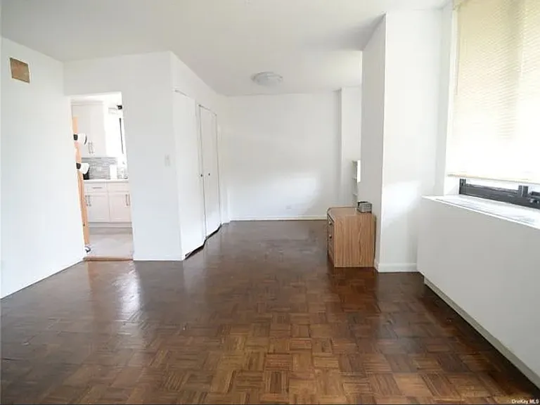 13835 Elder Ave #11DA — Photo 5