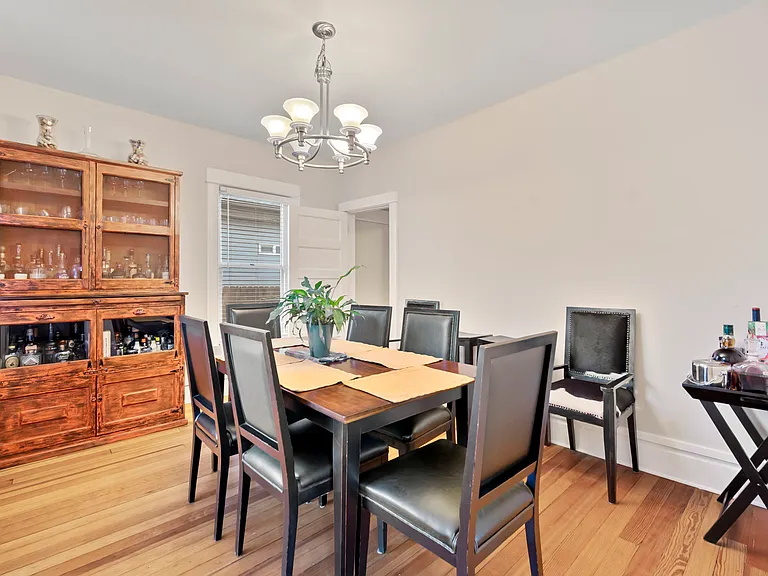 326 E Monument St — Photo 14