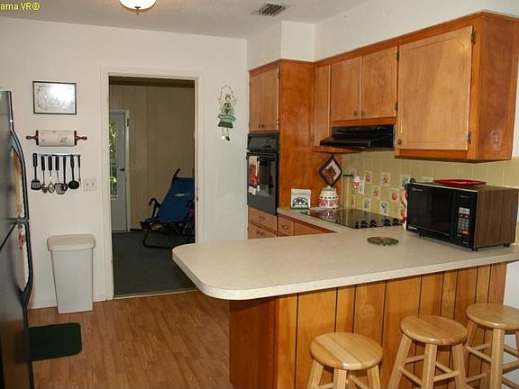 Kitchen--appliances stay