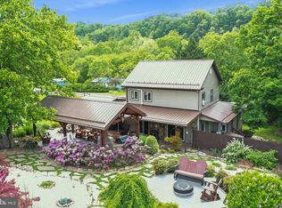 15 Mill Farm Trl, Berkeley Springs, WV 25411
