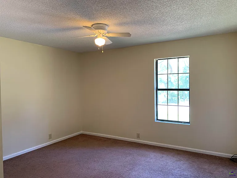 671B Country Club Cir — Photo 7
