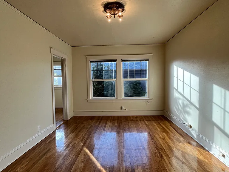 2949 SE Yamhill St #16 — Photo 2