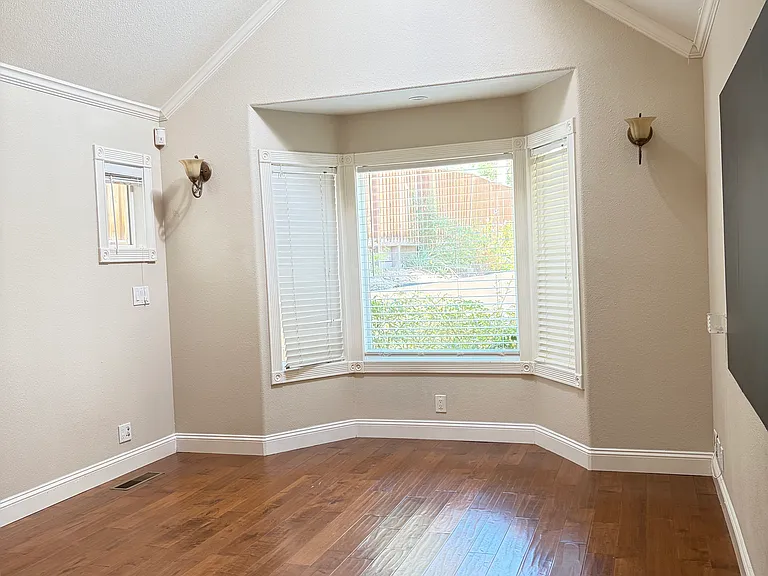 6815 Hampton Dr — Photo 22