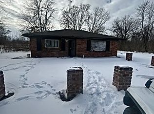 1916 Division Ave, East Saint Louis, IL 62205