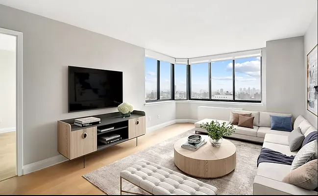 Rented by Manhattan Realty Group | media 1