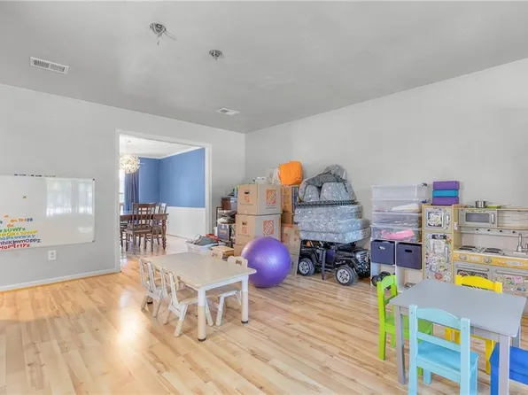 1972 Summerwalk Dr, Virginia Beach, VA 23456