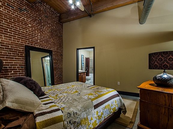 5th image of 1123 Washington Ave #308