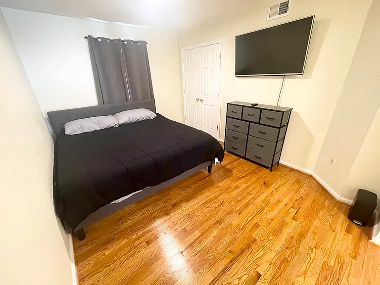 9412 52nd Ave — Photo 30