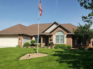 117 Springbrook Dr, Fremont, OH 43420