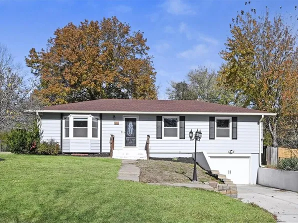 1916 Pottawatomie St, Leavenworth, KS 66048