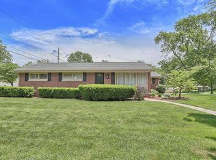 1814 Clover Ln, Champaign, IL 61821