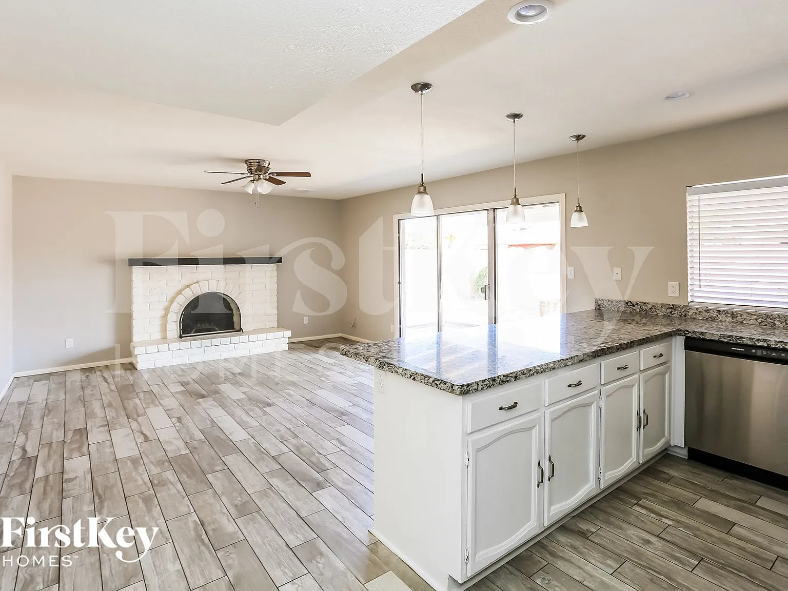 4 bed, 2.0 bath, 1950 sqft, $2,450 — Photo 4