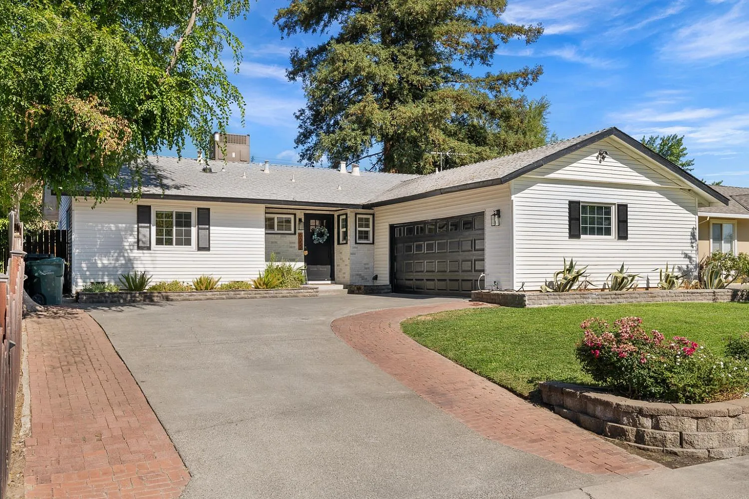 6652 Medora Dr photo 1