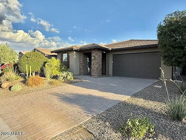2 bed, 2.0 bath, 1752 sqft, $6,000 — Photo 3