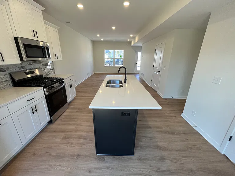 2823 Foxglove Ln — Photo 24