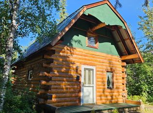 895 Graham Ln, Fairbanks, AK 99709